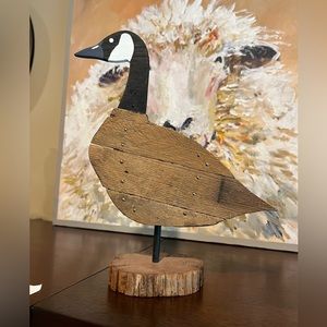 Goose!  Bookshelf decor.  One item. A goose.